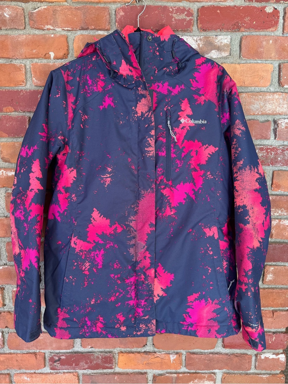 Like New Winter Ski Columbia Navy Jacket w/ Hot Pink Splatter + matching beanie!